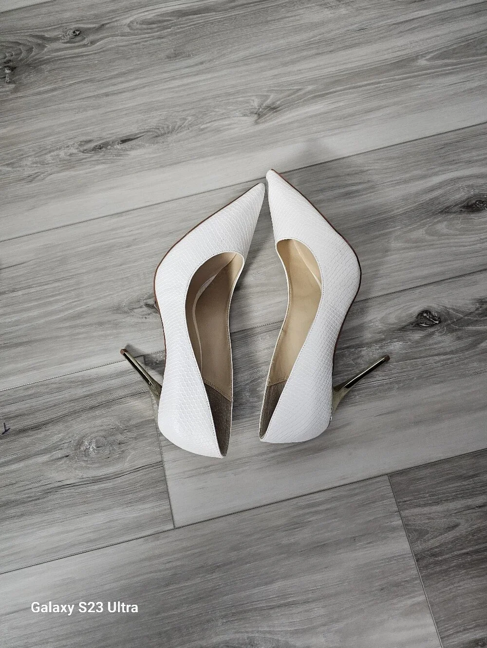Elegant White Pointed Toe Stiletto Heels Sz 9.5